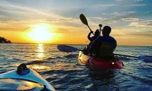 Night kayaking tour whit bioluminescence Plankton's on Lan Ha Bay.